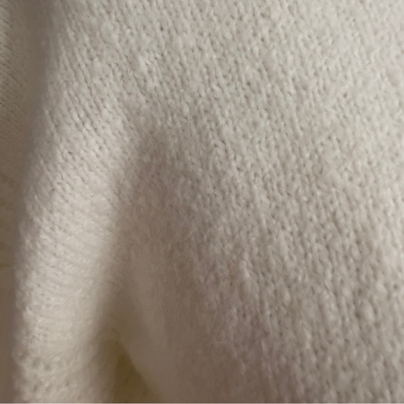 GAP Slouchy Turtleneck Sweater NWOT - Picture 2 of 8